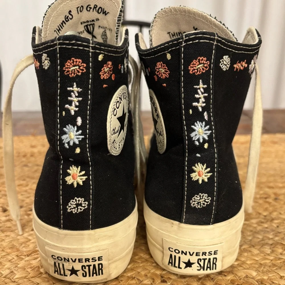 Converse CTAS Lift  Hi Platform Embroidered Floral Women's Sz‎ 9